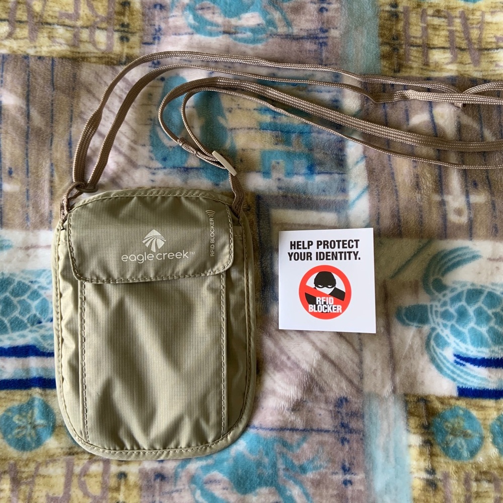 NWT Eaglecreek RIF Blocking Side Bag